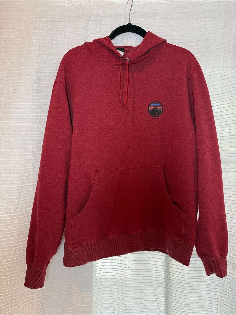 Patagonia Maroon Pullover Hoodie with Chest Patch size Large - Picture 3 of 16